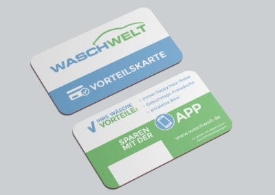 Modernisiertes WASCHWELT-Logo, neue Farben Türkisblau/Grün, Schrift Montserrat und Piktogramme für Waschprogramme und Zusatzleistungen, klare und nachhaltige Markenidentität.